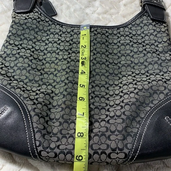 COACH SLIM SIGNATURE CROSSBODY No. E3K-6386 BLACK & GRAY LEATHER DETAILING EUC - Picture 8 of 14